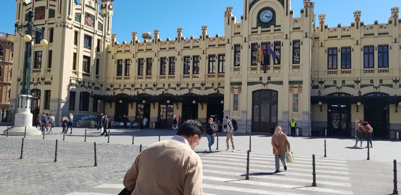 Edificio Tiziano Mercado Central Apartment Валенсия Екстериор снимка