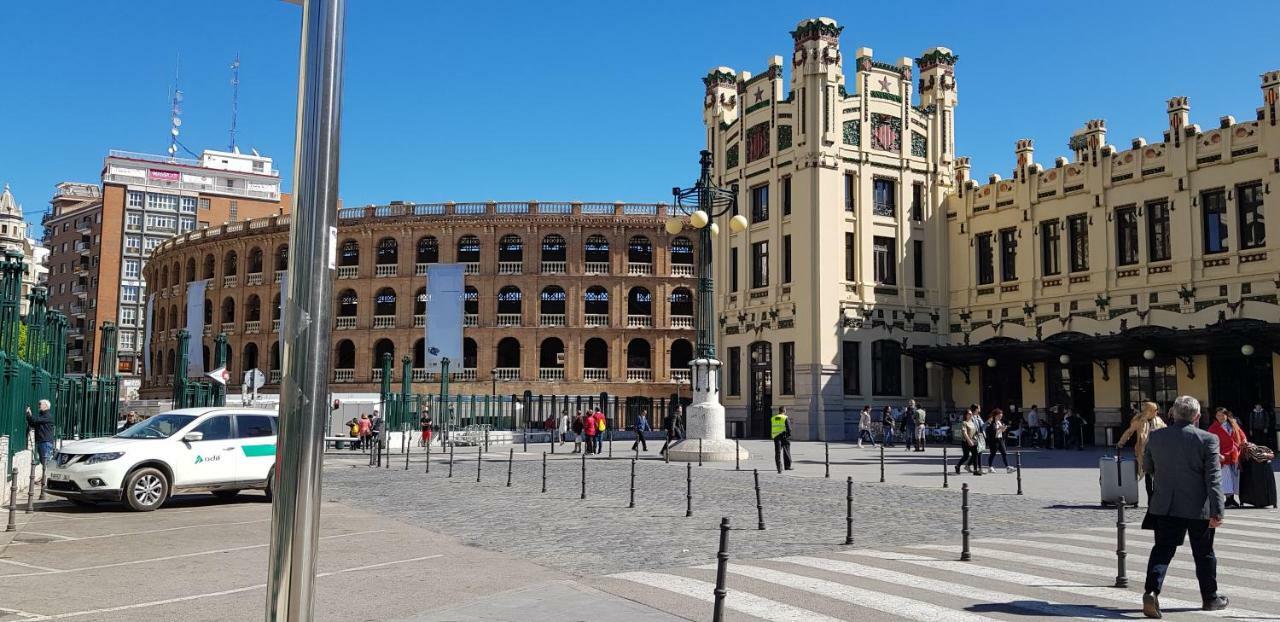 Edificio Tiziano Mercado Central Валенсия Екстериор снимка